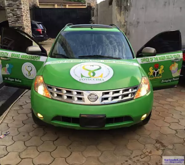 Photo: Singer Duncan mighty gets a car as a youth Brand Ambassador